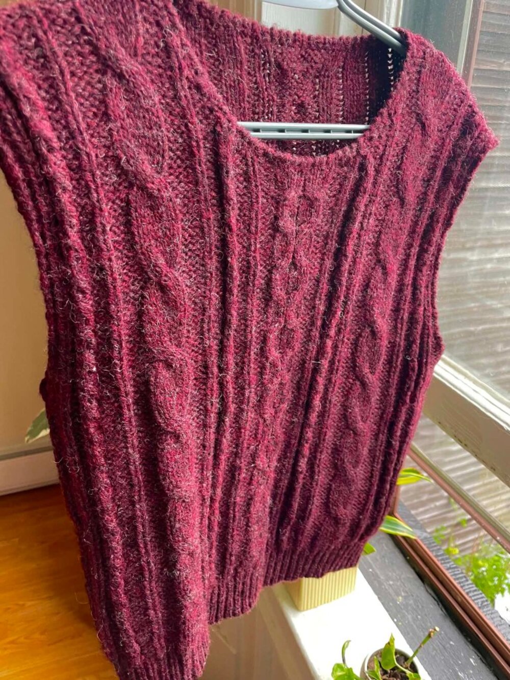 Vintage Handmade 100% Wool Sleeveless Cable Knit Sweater Vest